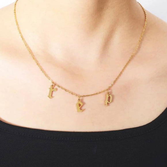 *NEW* TAYLOR SWIFT Themed Reputation Rep Album Letter Necklace in Gold - Picture 2 of 6